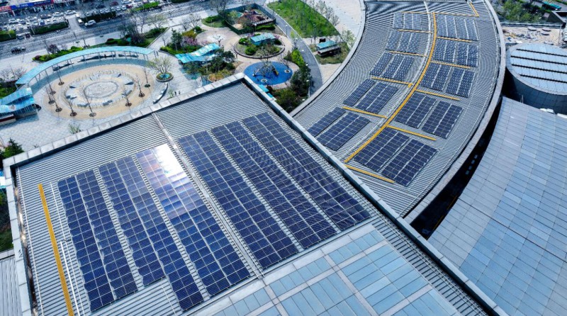 1.2MW！山東商業(yè)綜合體屋頂光伏發(fā)電項(xiàng)目并網(wǎng)發(fā)電