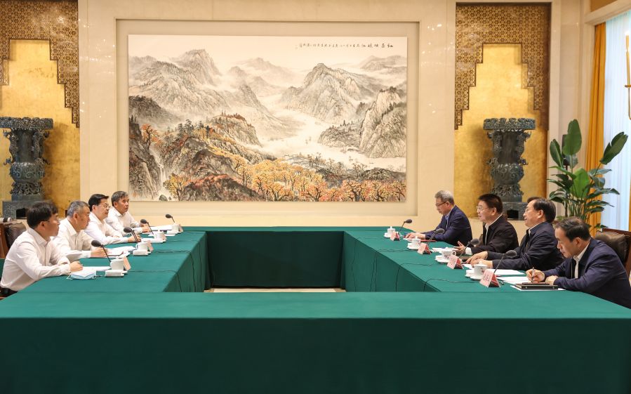 雷鳴山、韓君拜會(huì)湖北省委書(shū)記王蒙徽、省長(zhǎng)王忠林