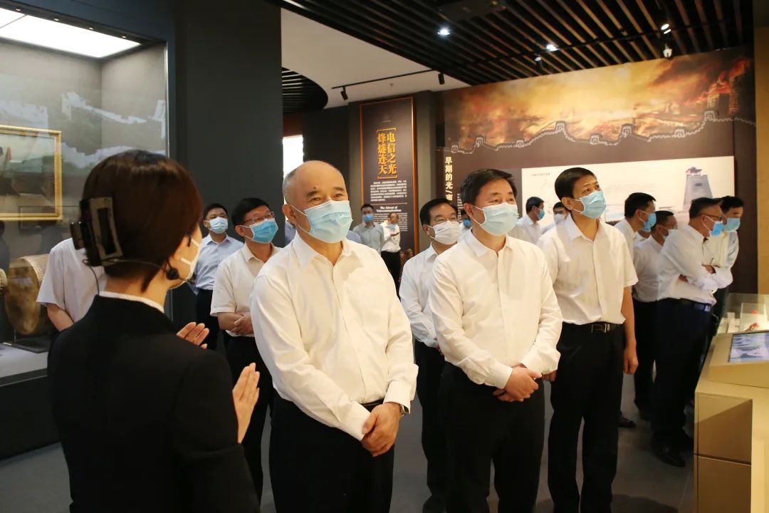 周國平會見中國電信集團黨組書記、董事長柯瑞文