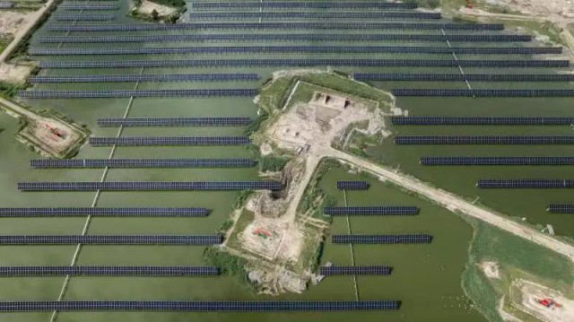 18.73MW！中石油首個(gè)水面光伏項(xiàng)目并網(wǎng)發(fā)電