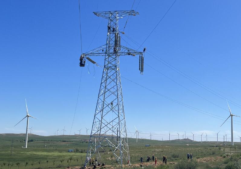 220千伏海春線、中海油化德風電場35千伏集電線路順利改造完成
