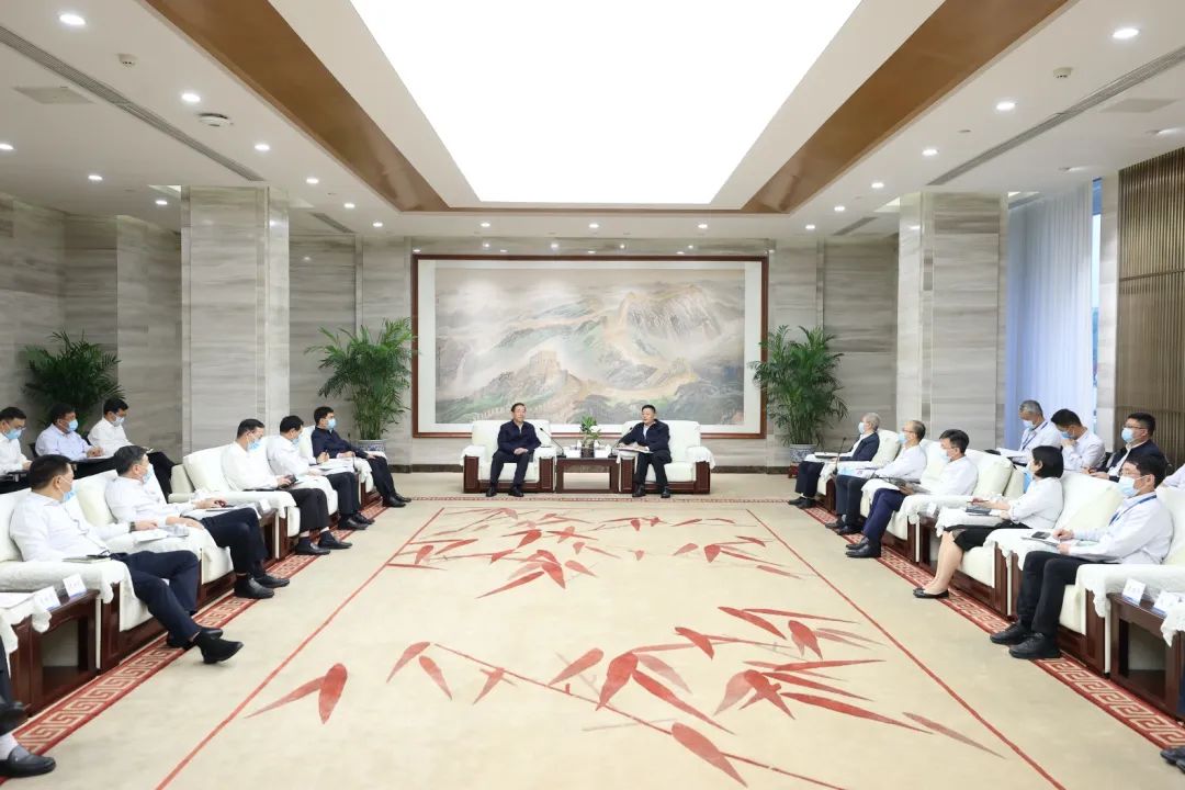國家電網(wǎng)公司董事長、黨組書辛保安與東方電氣集團董事長俞培根、總經(jīng)理徐鵬會談