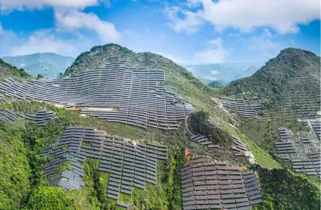 全國首例！吉電股份“大容量、高坡度”集中式山地光伏項目并網(wǎng)