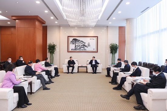 溫樞剛鄧建玲會見鄂爾多斯市委書記李理、市長杜匯良
