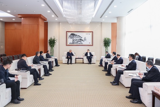 華能集團黨組書記溫樞剛會見青海省委常委、海東市委書記烏拉孜別克·熱蘇力汗