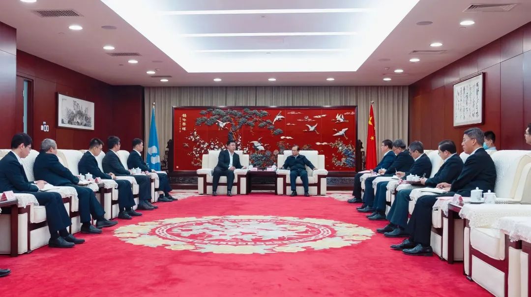 華電集團(tuán)黨組書記、董事長江毅會見海博思創(chuàng)董事長、總經(jīng)理張劍輝
