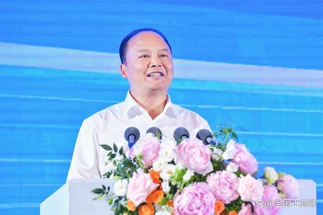 全國(guó)工商聯(lián)副主席，通威集團(tuán)董事局主席劉漢元：加快建設(shè)可再生能源 構(gòu)建川渝清潔能源一體化