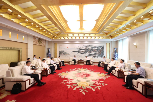 中國(guó)電建黨委副書記、總經(jīng)理王斌與山東省委常委、煙臺(tái)市委書記江成會(huì)談