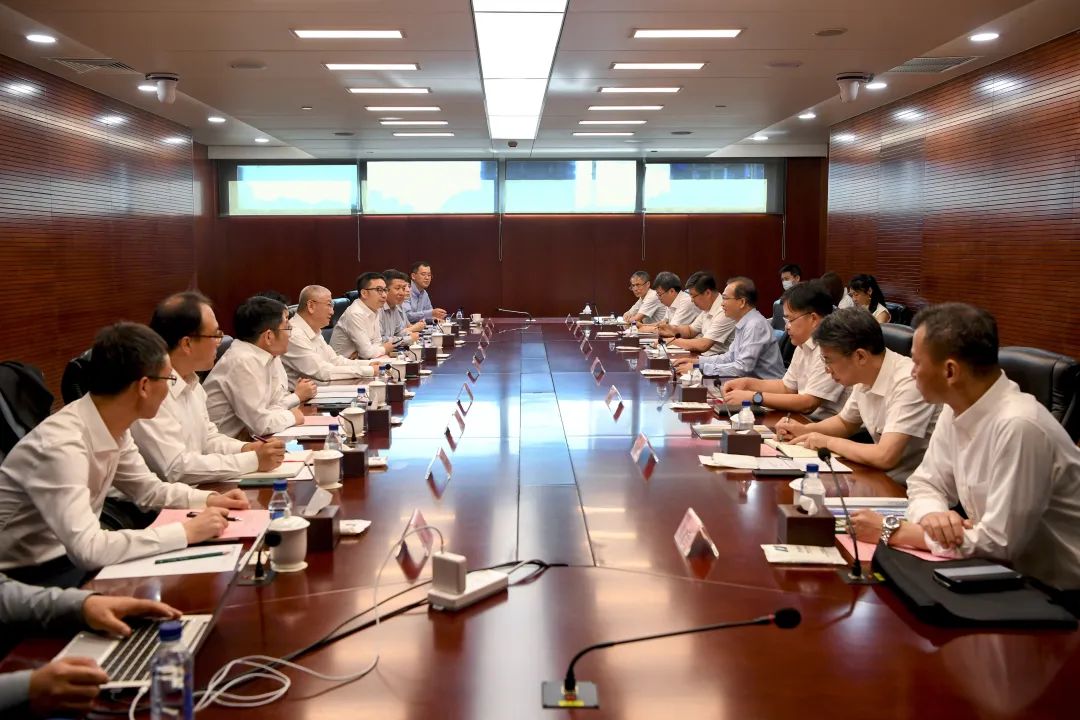 華電集團(tuán)黨組書記、董事長江毅會(huì)見隆基綠能總裁李振國