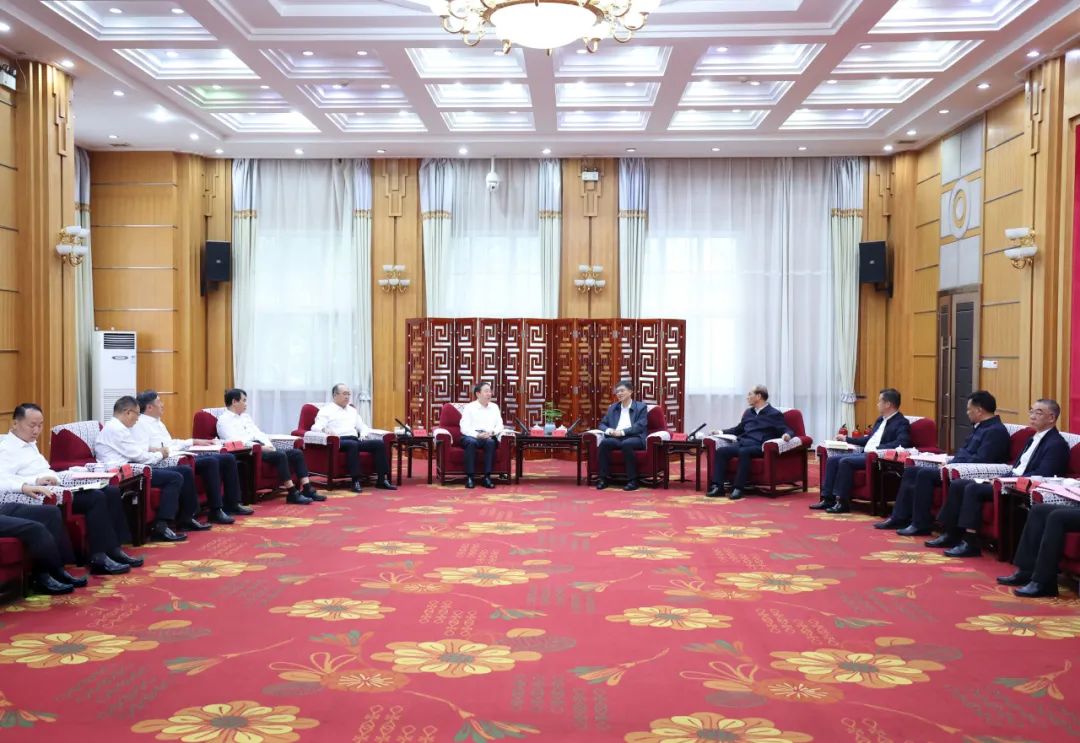 國家電網(wǎng)公司董事長、黨組書辛保安會見青海省委書記陳剛、省長吳曉軍、省政協(xié)主席公保扎西