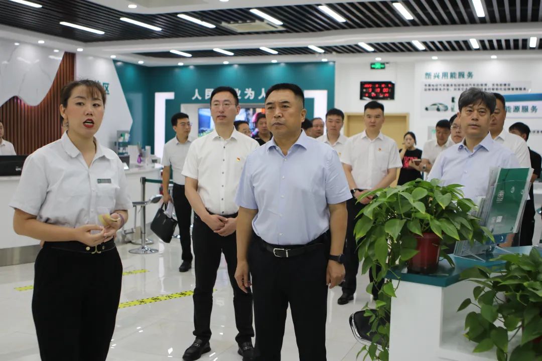 香河縣委書記梁寶杰、縣長李海濱調(diào)研國網(wǎng)香河縣供電公司重點(diǎn)工作