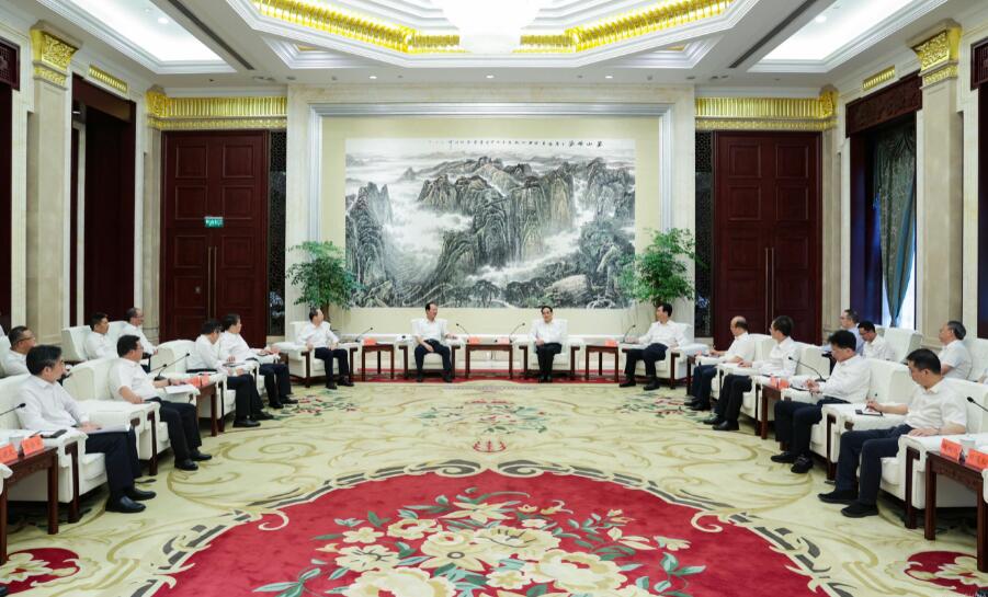 中國電建黨委書記、董事長丁焰章拜會貴州省委書記徐麟、省長李炳軍
