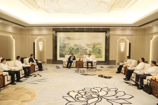 中國電建黨委副書記、總經(jīng)理王斌與江蘇省委常委、蘇州市委書記曹路寶舉行會談
