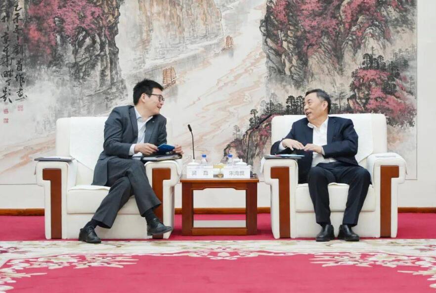 中國(guó)能建黨委書記、董事長(zhǎng)宋海良與上海電氣集團(tuán)黨委書記、董事長(zhǎng)吳磊會(huì)談