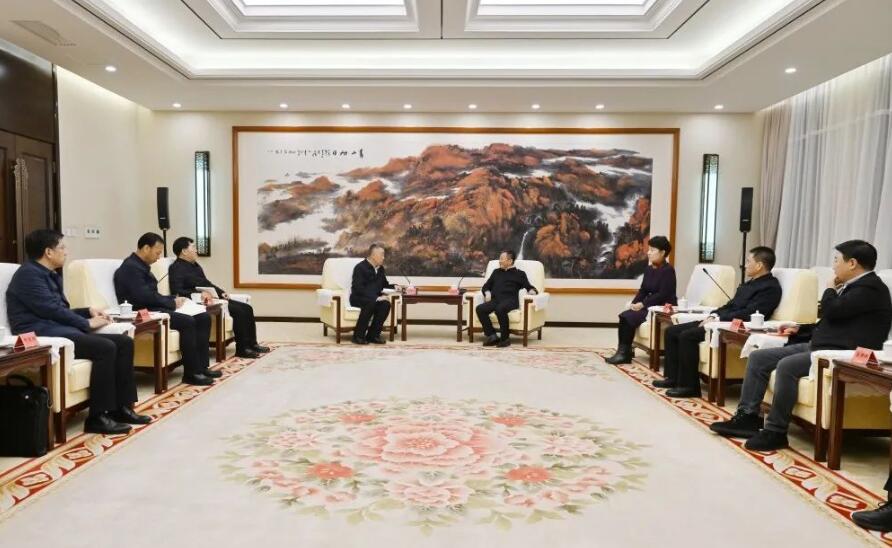 三峽集團(tuán)董事長、黨組書記雷鳴山拜會內(nèi)蒙古自治區(qū)黨委書記孫紹騁、自治區(qū)主席王莉霞