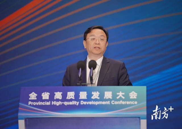 王傳福：新能源汽車發(fā)展只會(huì)快跑，不給喘口氣機(jī)會(huì)