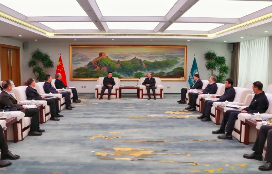 劉明勝、栗寶卿與國(guó)家電網(wǎng)董事長(zhǎng)辛保安、總經(jīng)理張智剛會(huì)談