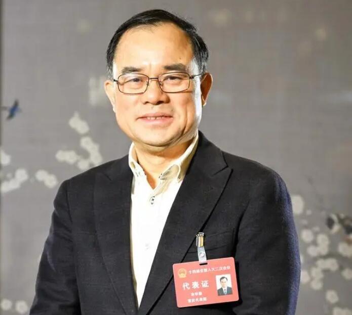 【兩會好聲音】全國人大代表、長安汽車董事長朱華榮：強(qiáng)化市場調(diào)節(jié)手段，進(jìn)一步改善汽車消費(fèi)環(huán)境