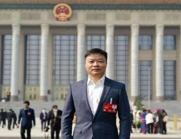 【兩會(huì)好聲音】全國(guó)人大代表、小鵬汽車董事長(zhǎng)何小鵬：探索限定場(chǎng)景無(wú)人駕駛法規(guī)，助力車網(wǎng)融合和低空經(jīng)濟(jì)騰飛