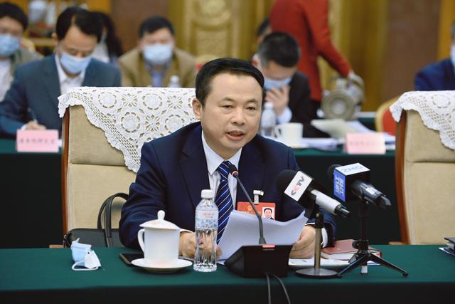 【兩會(huì)好聲音】全國(guó)人大代表、天能控股董事長(zhǎng)張?zhí)烊危和苿?dòng)《可再生能源法》修訂，保障國(guó)家能源安全