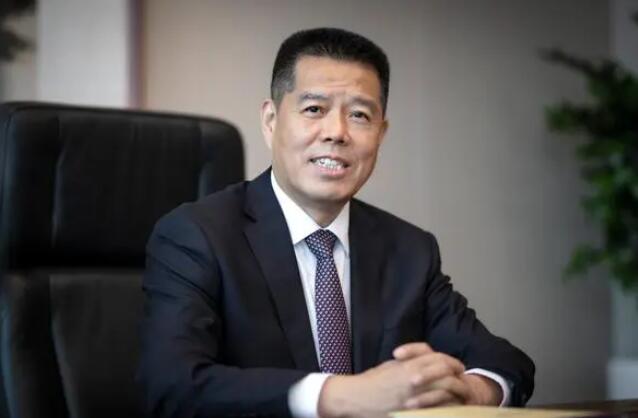 加快推動傳統(tǒng)煤炭企業(yè)向新能源企業(yè)轉(zhuǎn)型發(fā)展——訪全國人大代表，山東能源集團黨委書記、董事長 李偉