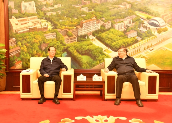 中國(guó)電建黨委書記、董事長(zhǎng)丁焰章與華中科技大學(xué)校長(zhǎng)尤政會(huì)談