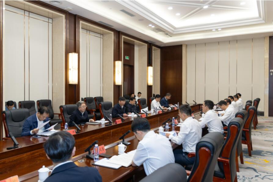 劉偉平、韓君調(diào)研三峽集團(tuán)內(nèi)蒙古區(qū)域工作