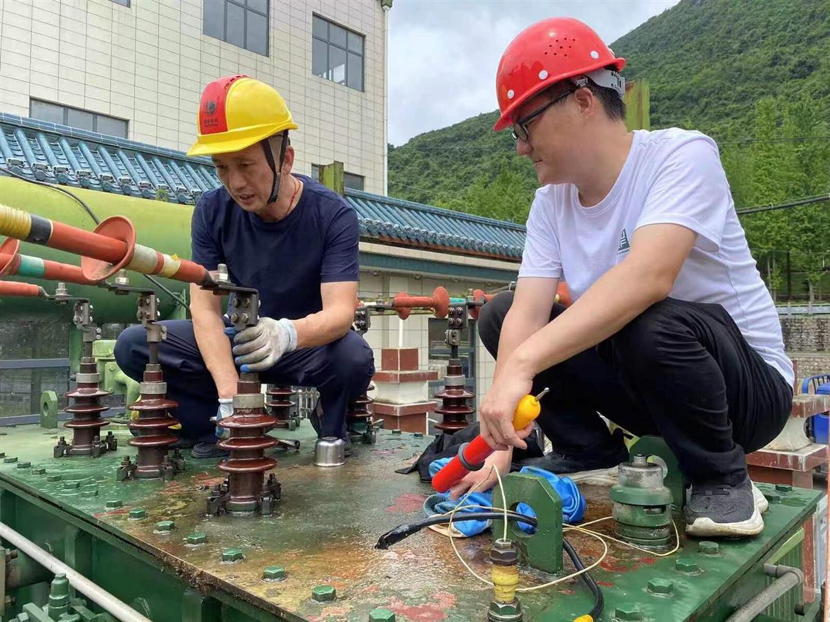 黃石市王英電廠發(fā)電泄洪調(diào)峰，騰出庫容1200萬立方米
