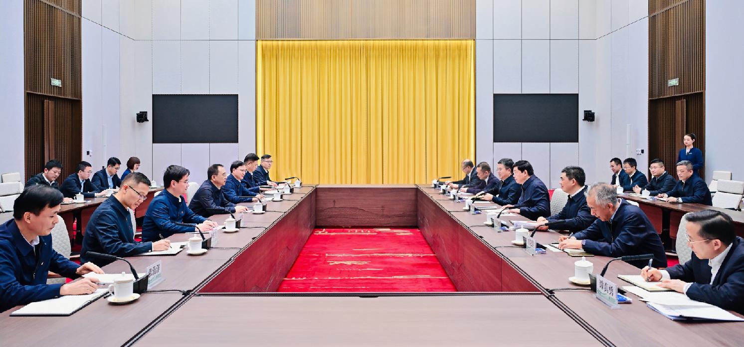 中國大唐集團董事長鄒磊、總經(jīng)理張傳江與國家電網(wǎng)董事長張智剛、總經(jīng)理龐驍剛會談