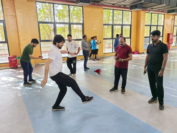 【新春走基層】熱熱鬧鬧過大年，海外堅(jiān)守迎新春
